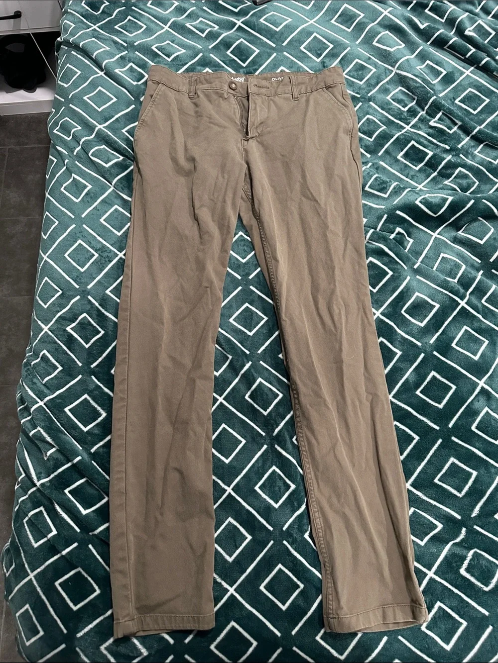 Men's Classic Khaki Chinos — Neutral Taupe